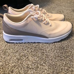 Air Max Thea